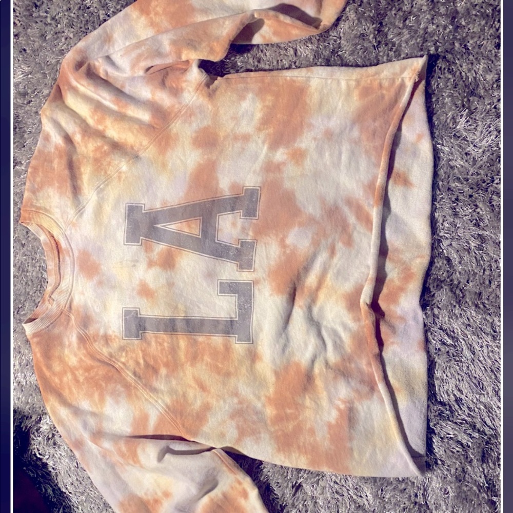 Crew neck women’s tye dye sweatshirt